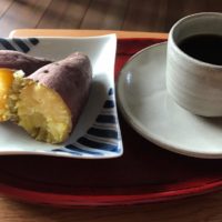 薪ストーブで焼き芋